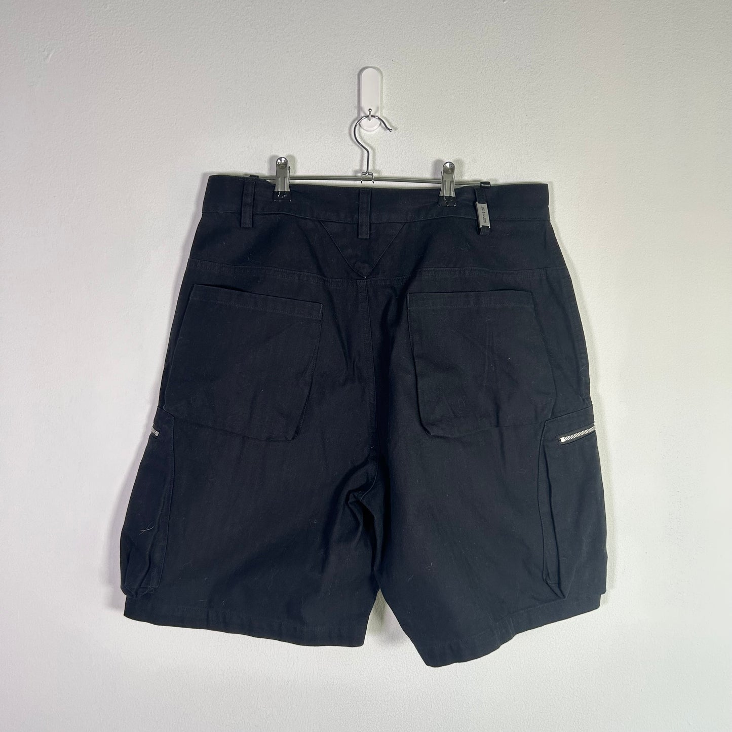 Represent  cargo shorts Bottoms