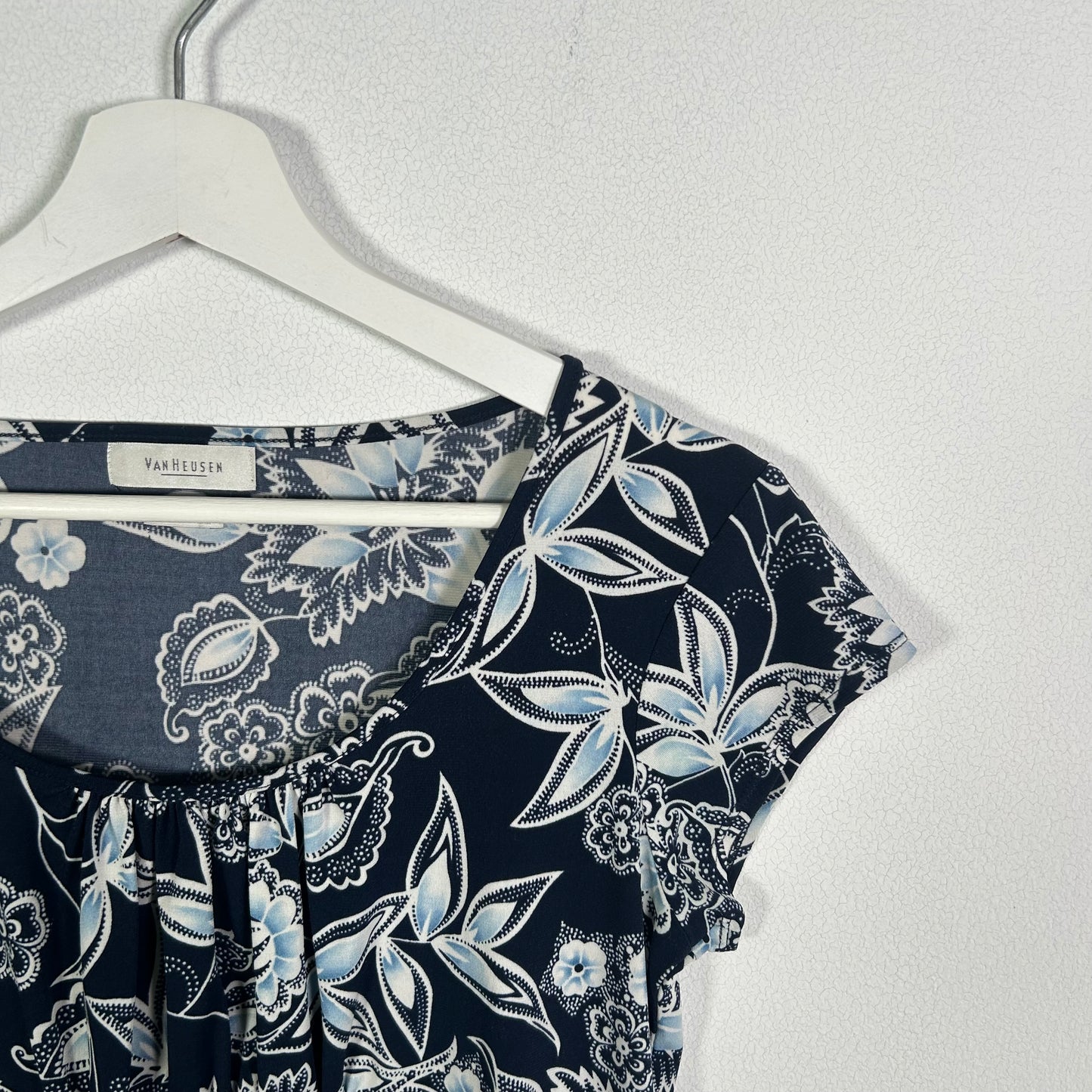 van heusen floral ss top Tops