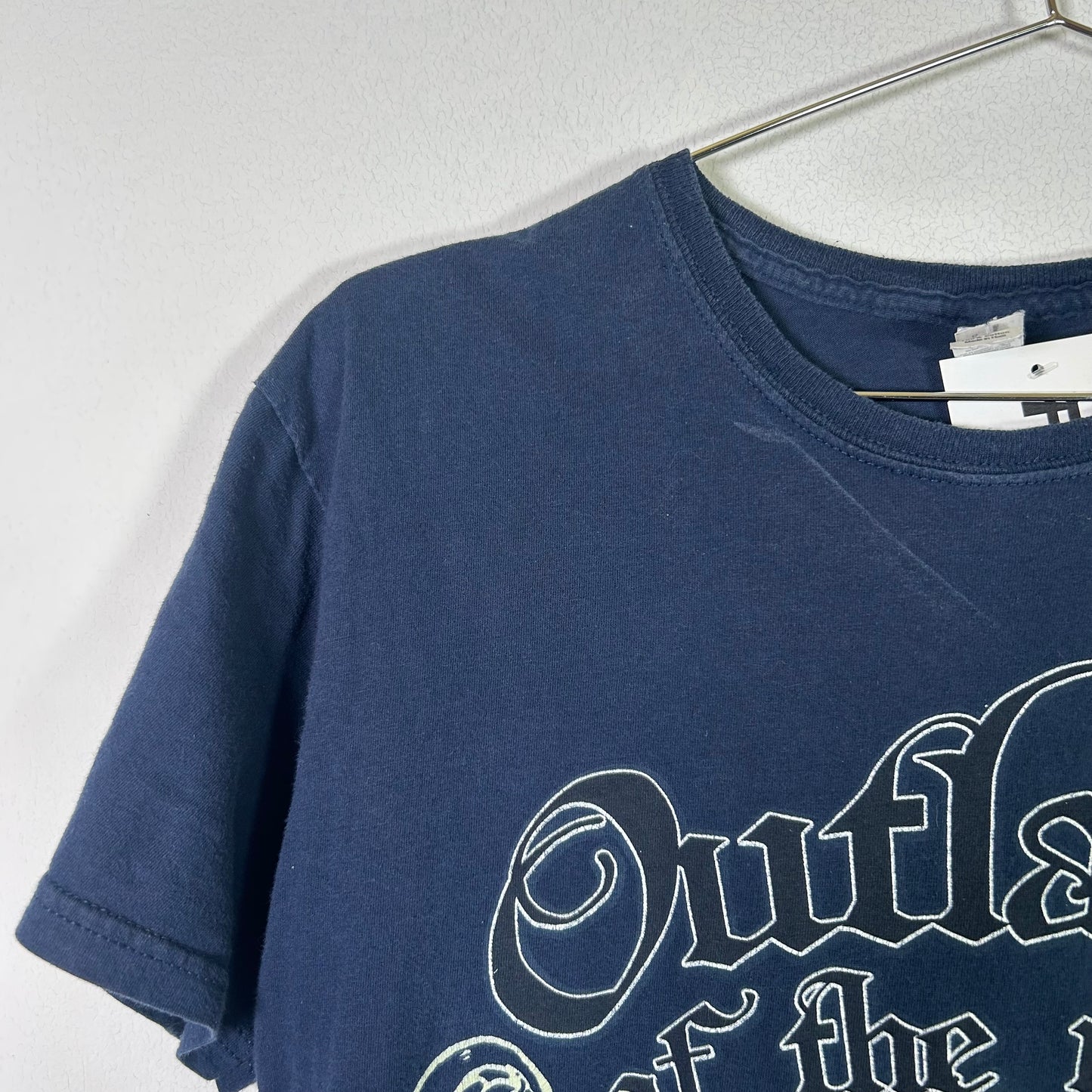 Gildan Outlaws graphic tee Tops