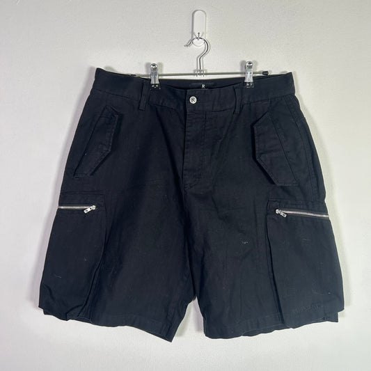 Represent  cargo shorts Bottoms